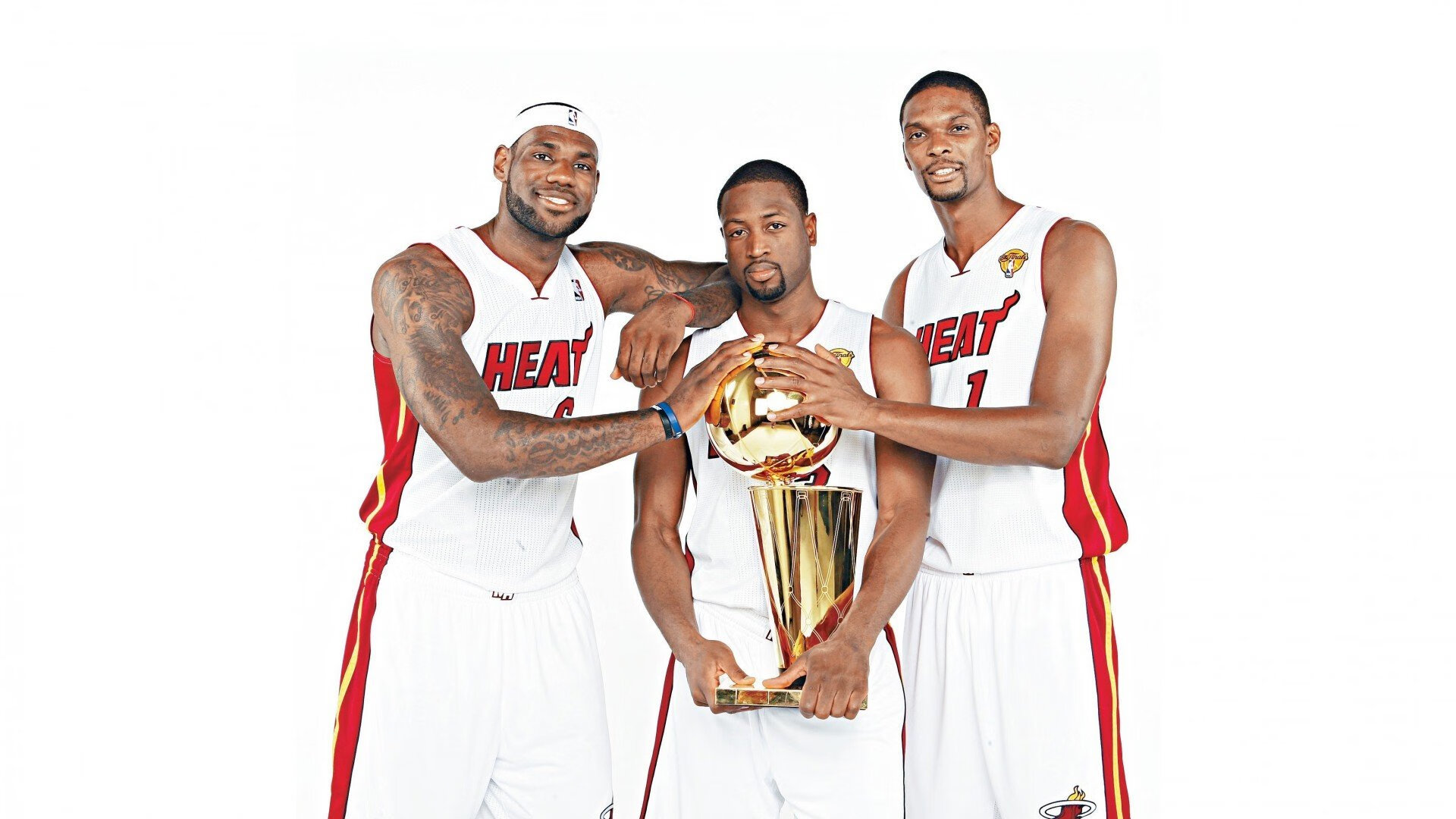 主办方发布球迷安全宣传口号与海报素材下载,球迷标语